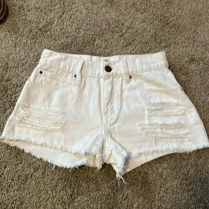 white billabong jean shorts